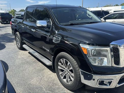 Used 2017 Nissan Titan SL RWD image 3