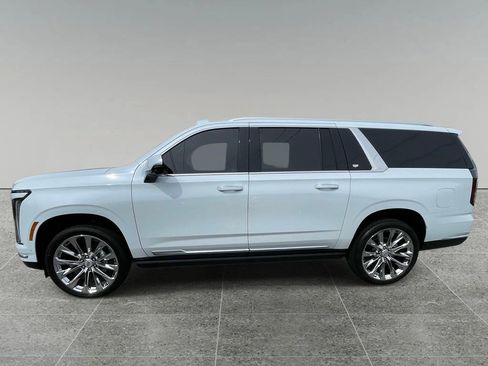 New 2026 Cadillac Escalade ESV Luxury w/ LPO, Radiant Package image 2