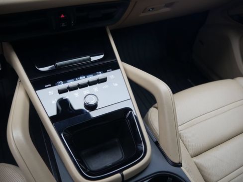 Certified 2024 Porsche Cayenne S AWD/4WD image 40