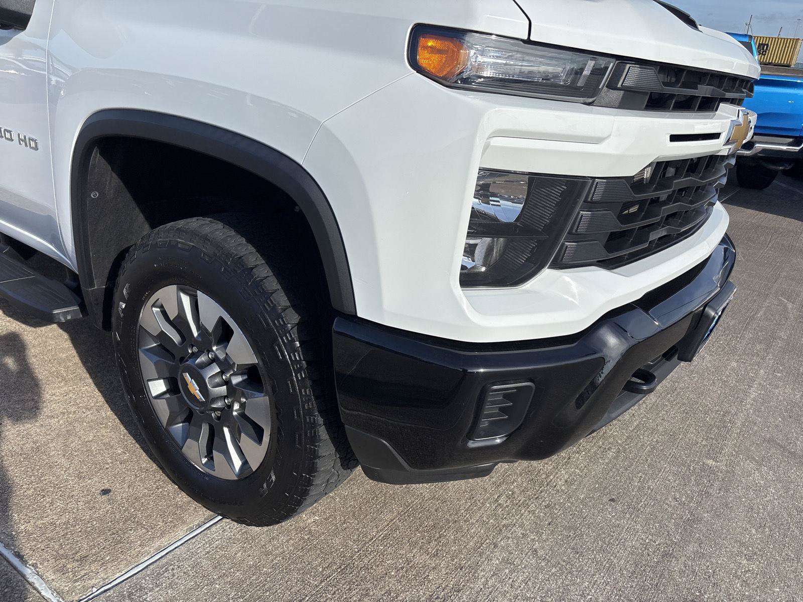Used 2024 Chevrolet Silverado 2500 Custom w/ Custom Value Package AWD/4WD image 5
