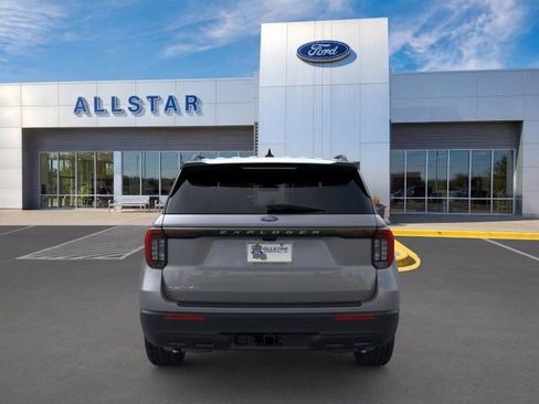 New 2026 Ford Explorer Active RWD image 5