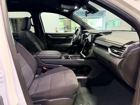 Certified 2025 GMC Acadia Elevation image 37