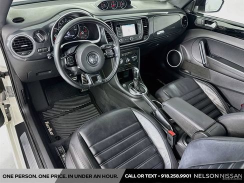 Used 2012 Volkswagen Beetle 2.0T FWD image 21