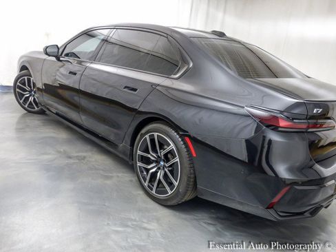 Used 2023 BMW i7 xDrive60 w/ Parking Assistance Package image 10