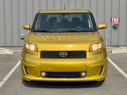 Used 2008 Scion xB FWD image 2