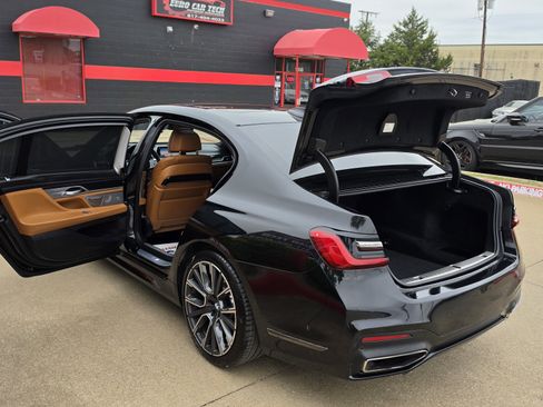 Used 2021 BMW 740i w/ M Sport Package image 20