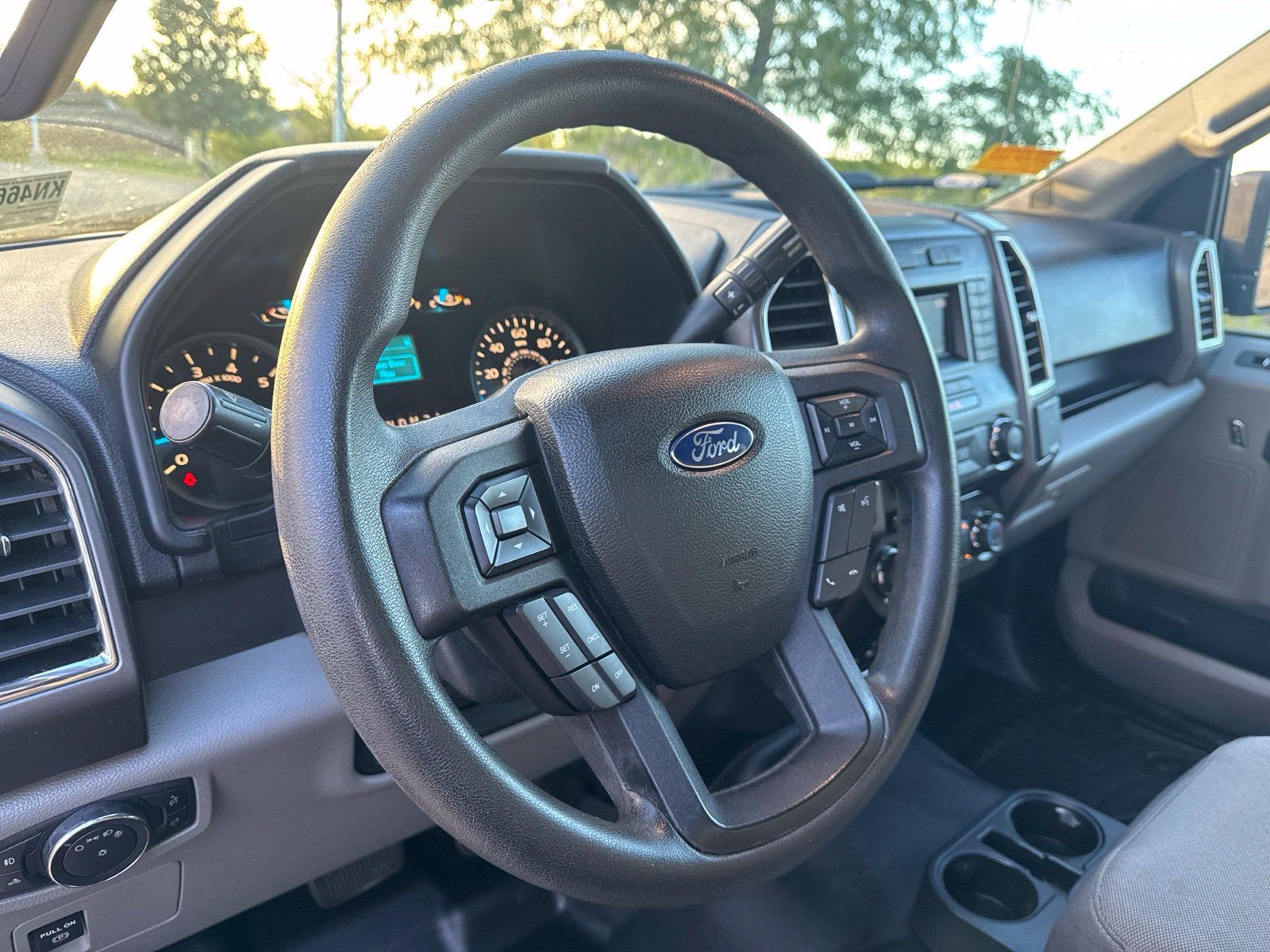 Used 2015 Ford F150 XLT AWD/4WD image 15