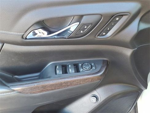 Used 2022 GMC Acadia Denali w/ Denali Technology Package image 13