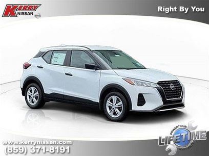 New 2025 Nissan Kicks Play S