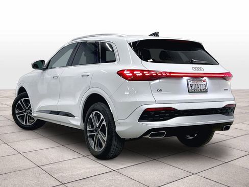 Certified 2025 Audi Q5 Premium w/ Convenience Package AWD/4WD image 13
