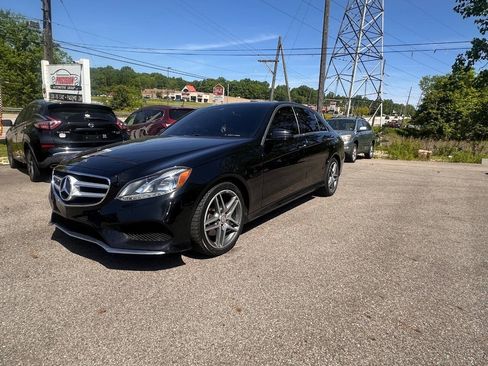 Used 2016 Mercedes-Benz E 350 4MATIC Sedan w/ Premium Package image 7