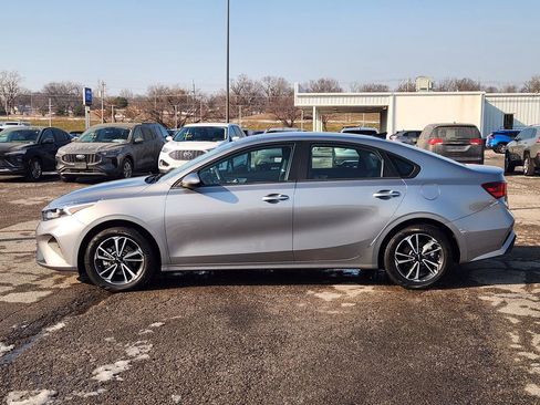 Used 2024 Kia Forte LXS image 4