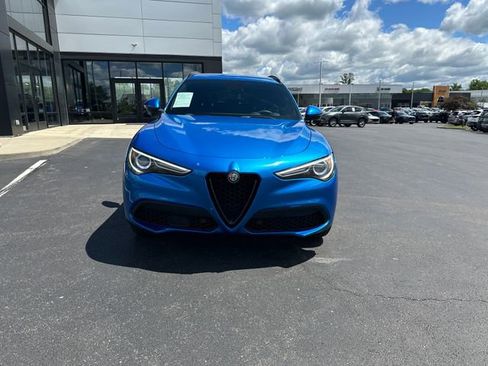 Used 2018 Alfa Romeo Stelvio Ti Sport AWD/4WD image 4