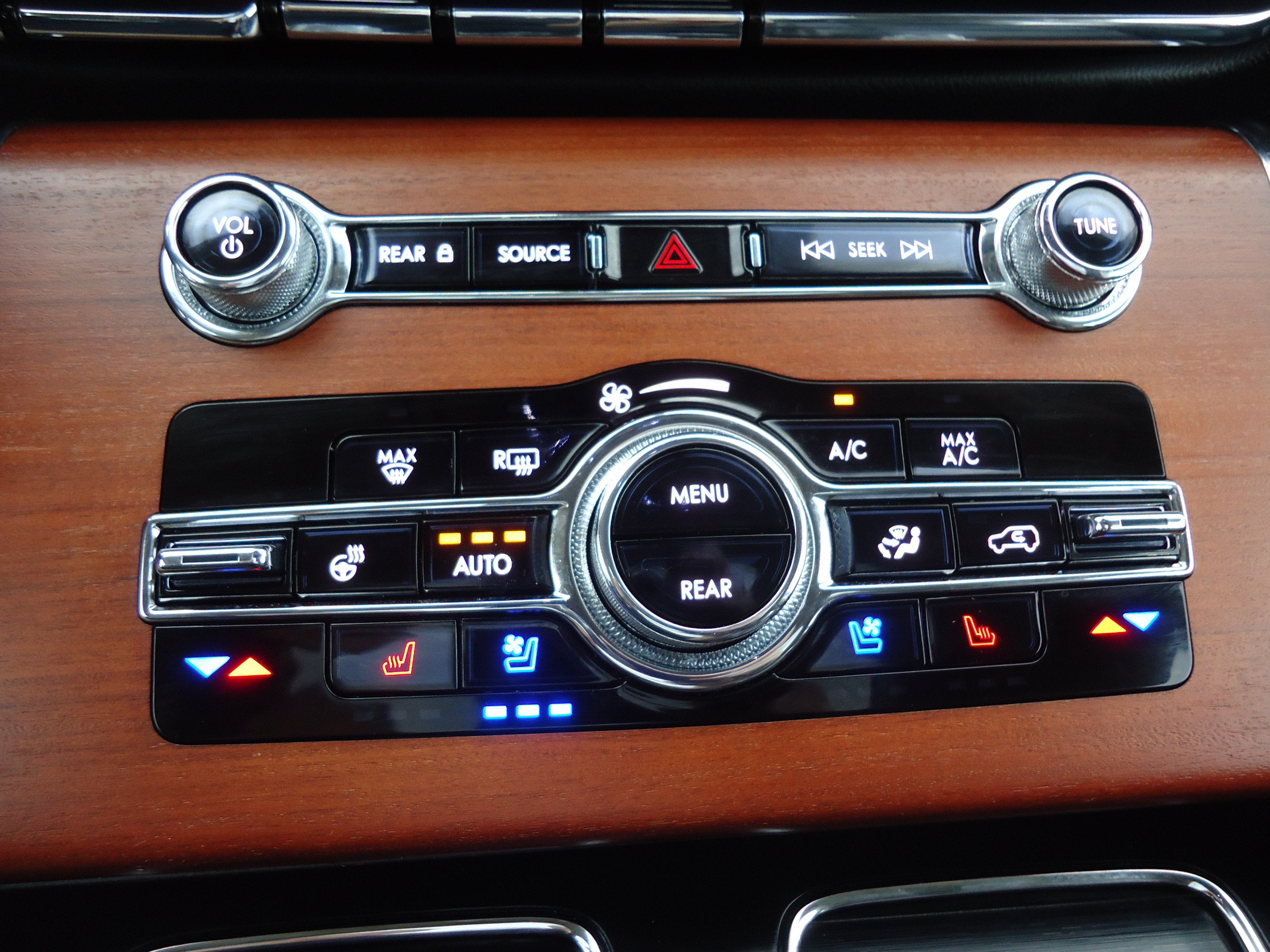 Used 2021 Lincoln Aviator Grand Touring w/ Equipment Group 302A AWD/4WD image 20