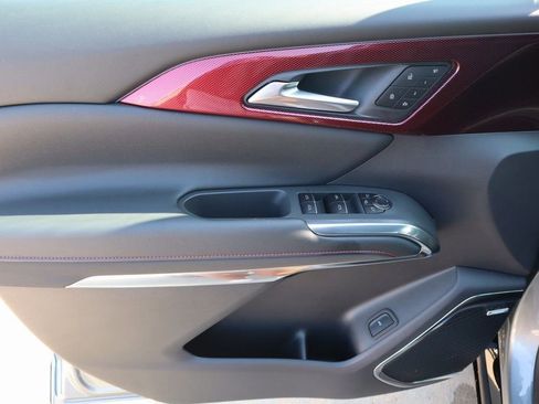 New 2026 Chevrolet Traverse RS w/ LPO, Floor Liner Package FWD image 23