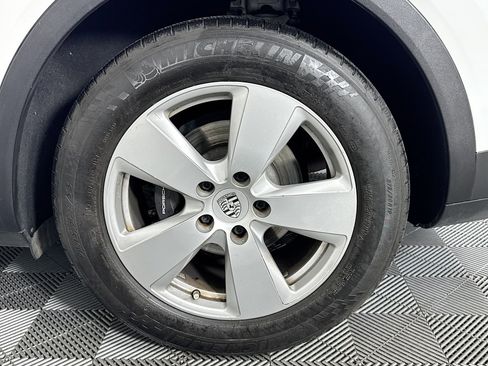 Used 2020 Porsche Cayenne image 35