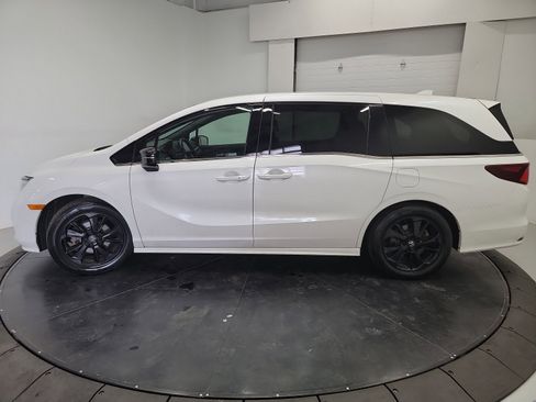 Certified 2023 Honda Odyssey Sport image 5