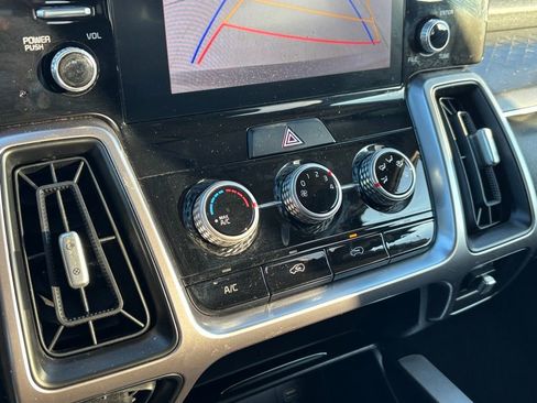 Used 2023 Kia Sorento LX image 21