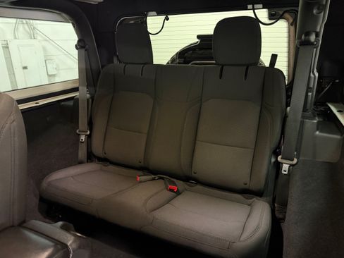 Used 2019 Jeep Wrangler Sport AWD/4WD image 10