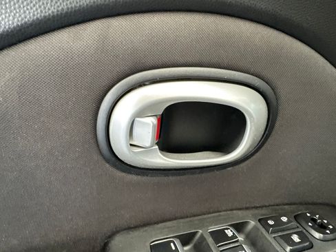 Used 2018 Kia Soul + FWD image 36