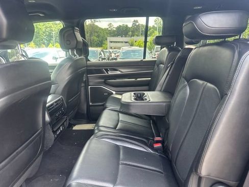 Used 2024 Jeep Wagoneer Series II w/ Flexible Seating Group RWD image 14