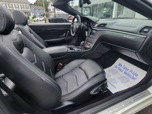 Used 2017 Maserati GranTurismo Convertible RWD image 26