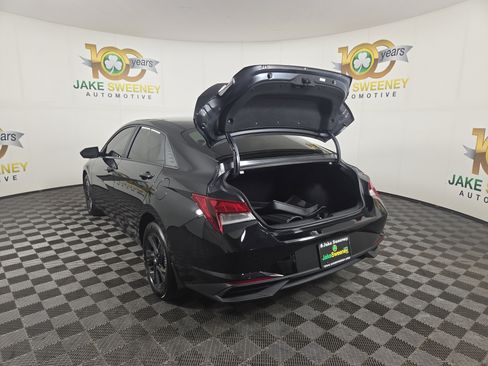 Used 2023 Hyundai Elantra SEL image 31