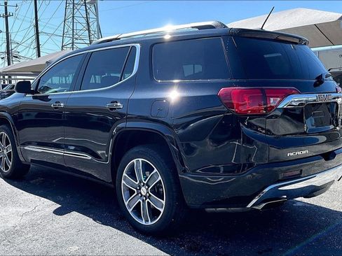 Used 2019 GMC Acadia Denali w/ Technology Package FWD image 4