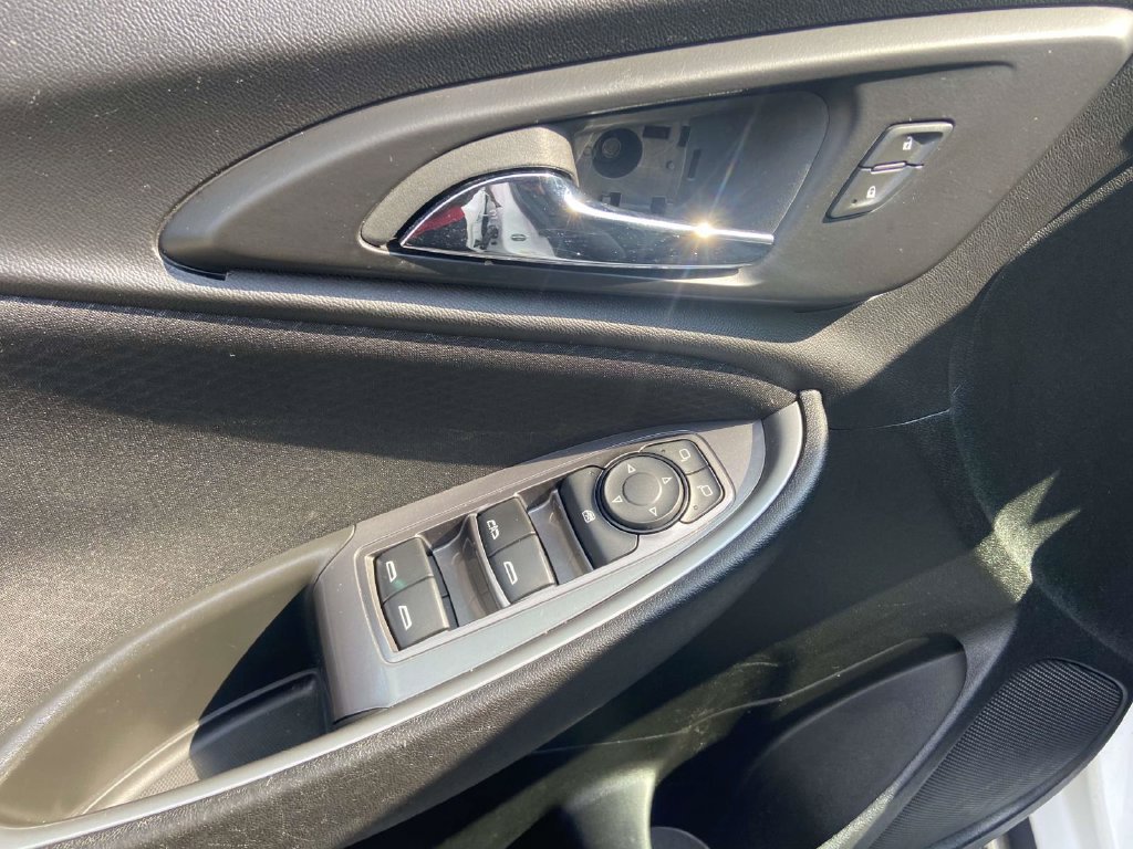 Used 2023 Chevrolet Malibu LT FWD image 13