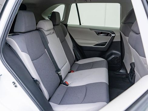 Used 2020 Toyota RAV4 XLE image 15