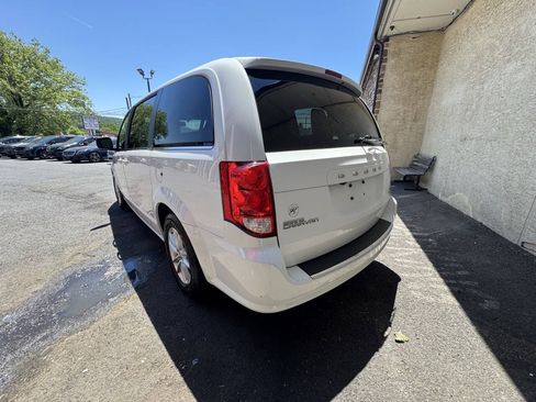 Used 2019 Dodge Grand Caravan SXT FWD image 5