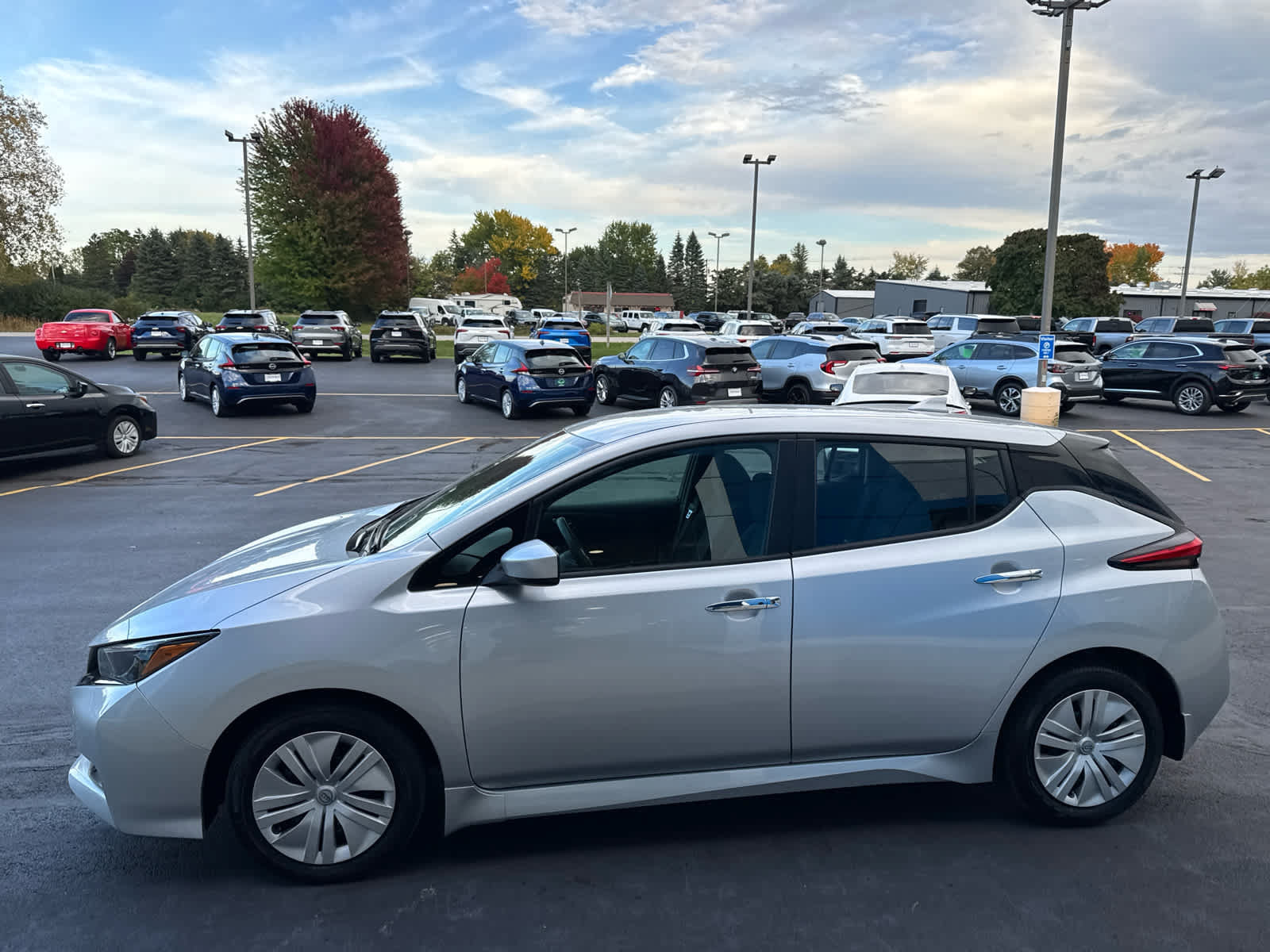 Used 2025 Nissan Leaf S FWD image 10