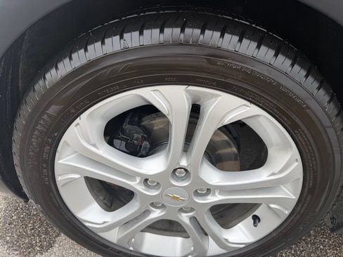 Used 2020 Chevrolet Bolt LT FWD image 5