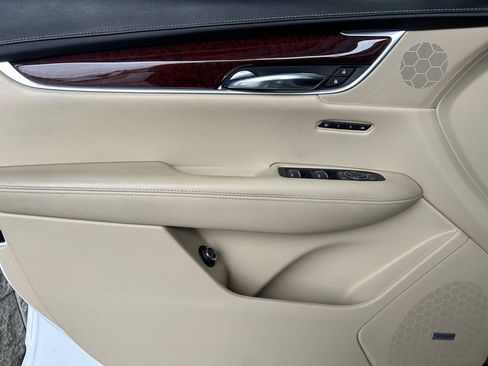 Used 2017 Cadillac XT5 Premium Luxury image 22