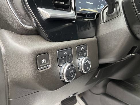 Used 2023 GMC Sierra 1500 SLE image 18
