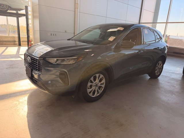 Used 2025 Ford Escape Active w/ Tech Pack #1 FWD image 2