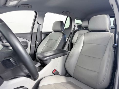 Used 2024 GMC Terrain SLT image 11