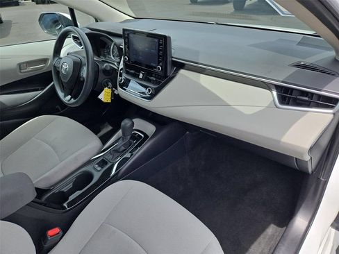 Used 2022 Toyota Corolla LE FWD image 18