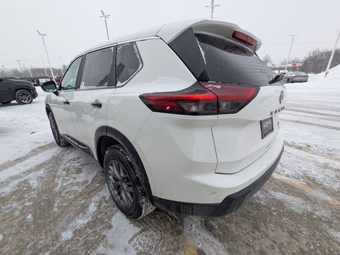 Used 2024 Nissan Rogue S image 6