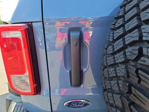 Used 2023 Ford Bronco Black Diamond w/ Sasquatch Package image 15