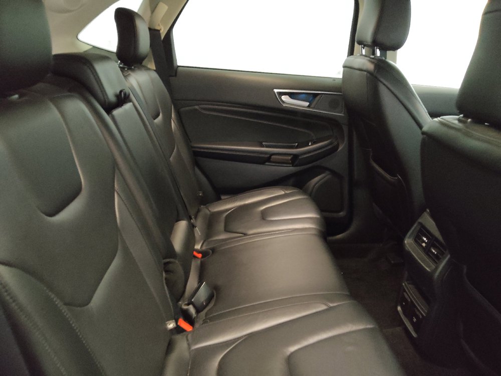Used 2020 Ford Edge Titanium AWD/4WD image 19