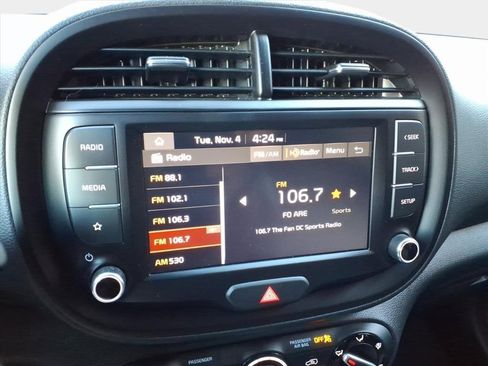 Used 2023 Kia Soul LX image 11