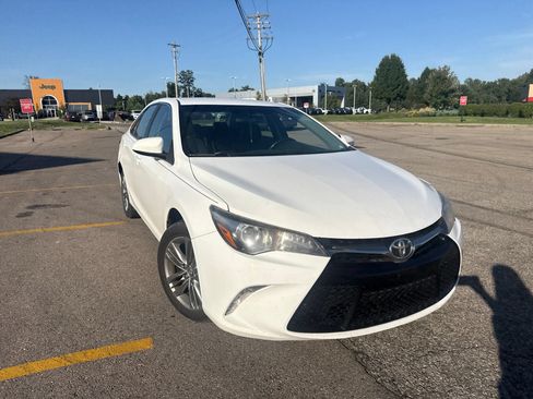 Used 2017 Toyota Camry SE FWD image 18