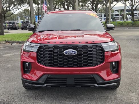 Used 2025 Ford Explorer ST-Line w/ Premium Package image 2