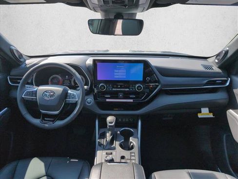 New 2026 Toyota Highlander XSE AWD/4WD image 18