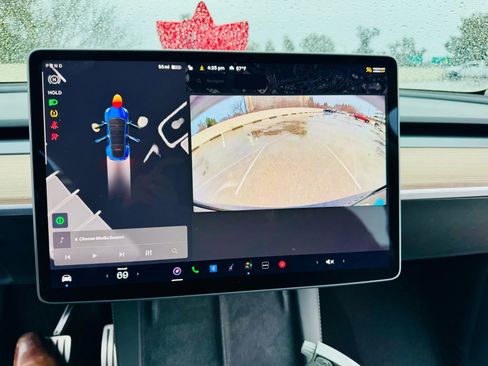 Used 2023 Tesla Model Y Performance image 32