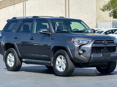 Certified 2022 Toyota 4Runner SR5 Premium AWD/4WD image 5