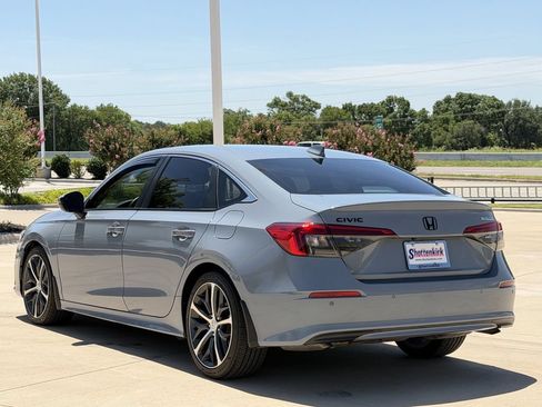 Used 2024 Honda Civic Touring image 4