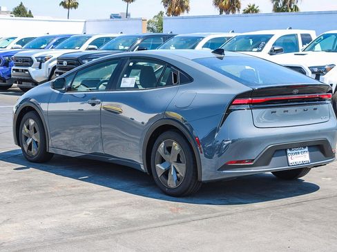 New 2026 Toyota Prius LE FWD image 7