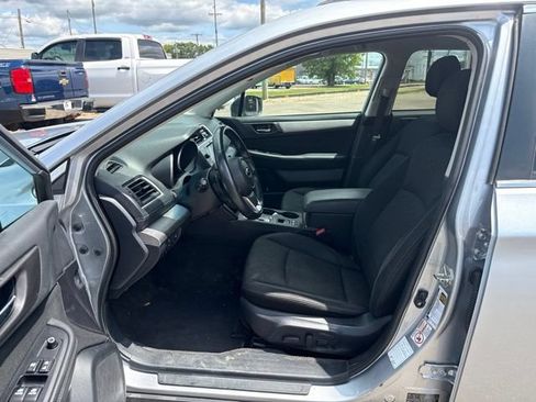 Used 2018 Subaru Outback 2.5i Premium AWD/4WD image 9